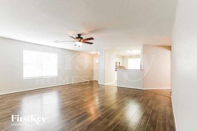 Photo - 16985 Valiant Oak St