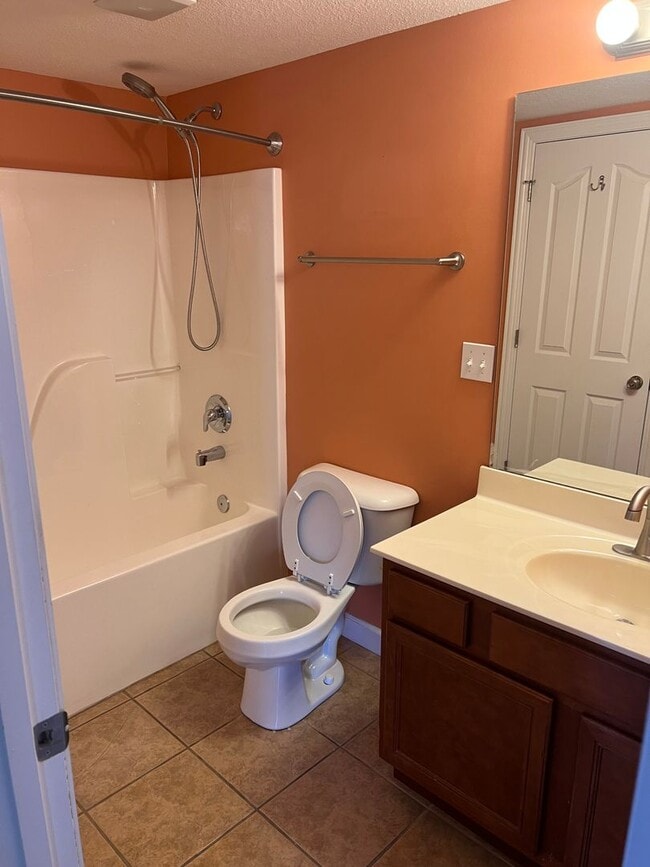 Photo - 4 bedroom, 2 bathroom, car garage townhouse