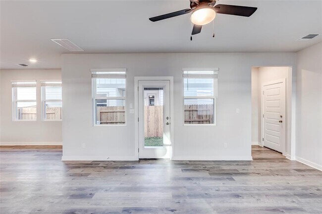 Photo - 2090 Alice Jay Wy