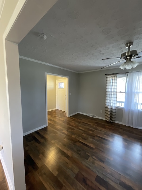 Photo - 301 Richard St