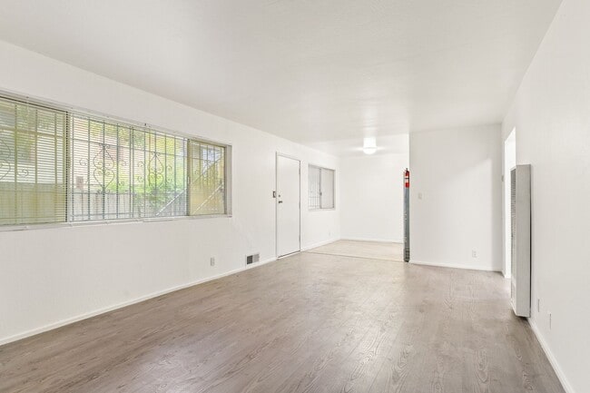 Photo - 2674 Parker Ave Unit 01