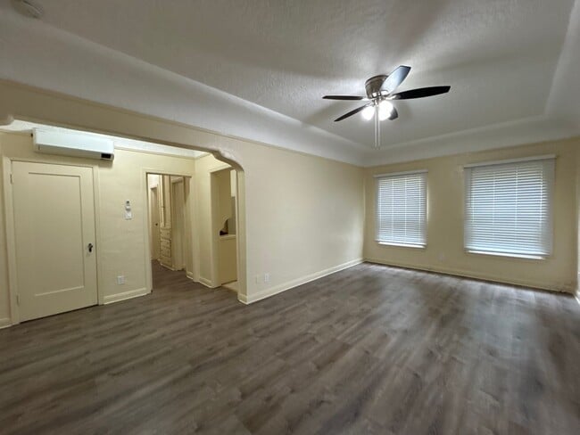 Photo - LARGE DOWNSTAIRS ONE BEDROOM ONE BATH! Unit 2516