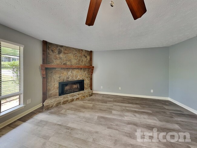 Photo - 1370 High Country Ct