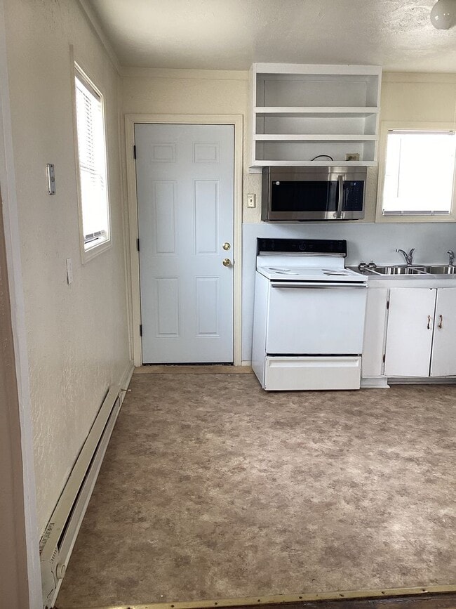 Photo - Newly Updated 2 bedroom Close to Morrison Park and High School!  Pets Welcome Upon Approval!
