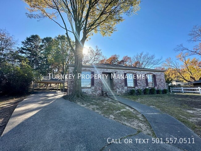 Large updated 3 bed, 2 bath in Treasure Hill - Large updated 3 bed, 2 bath in Treasure Hill House