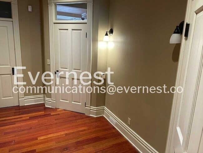 Photo - 112 Hanford St Unidad a