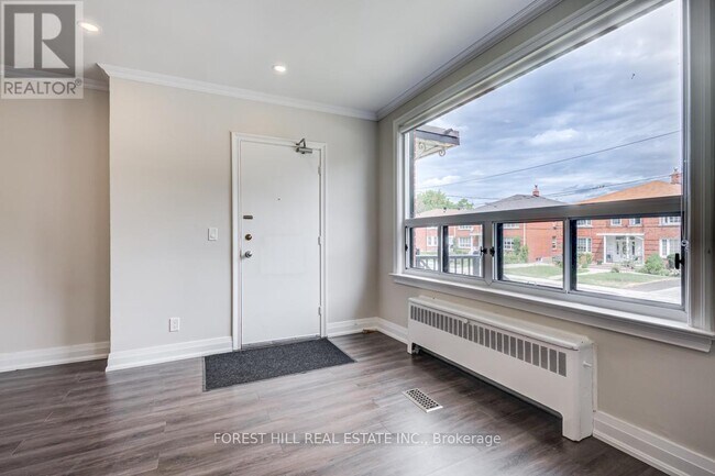 Photo - 11 Markdale Ave