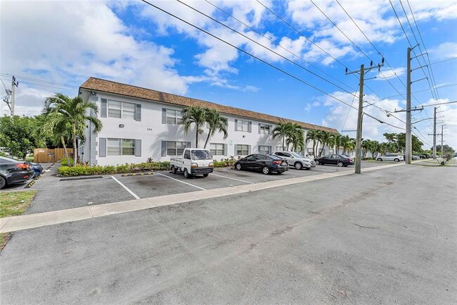 Photo - 395 SW 15th St Unit 10