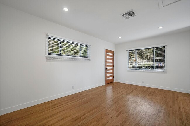 Photo - NO AVAILABILITY- 654 Ozone