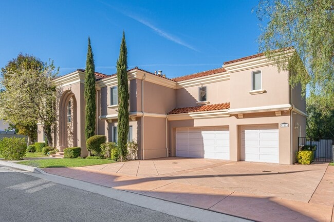 Building Photo - Elegant Dream Retreat in the hills of Stud... Rental