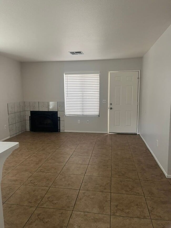 8710 Lyn River Ct Unidad 8710-D