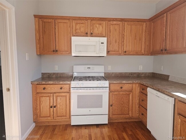 Photo - 10 Burnside Ave Unit B