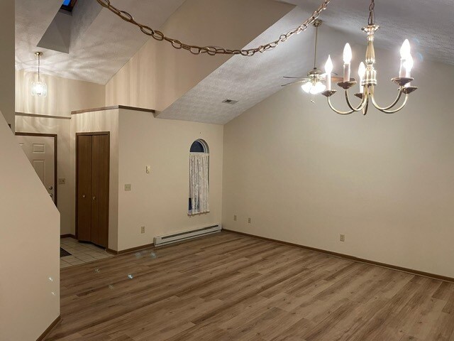 entrance and living - 592 Hilltop Ter Unit 592