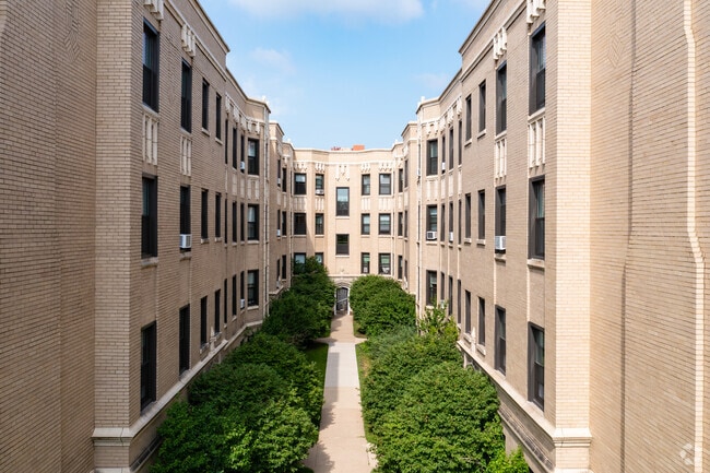 910 Judson