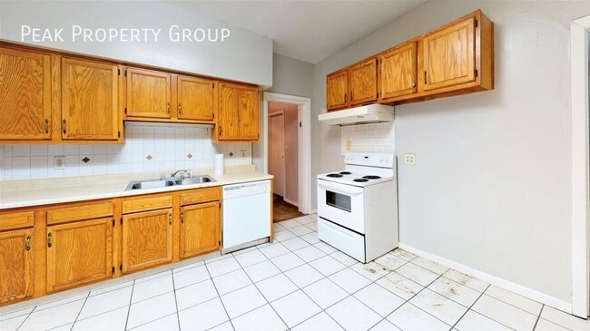 Photo - 227 E Northwood Ave