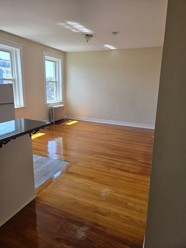 Photo - 1185 Commonwealth Ave