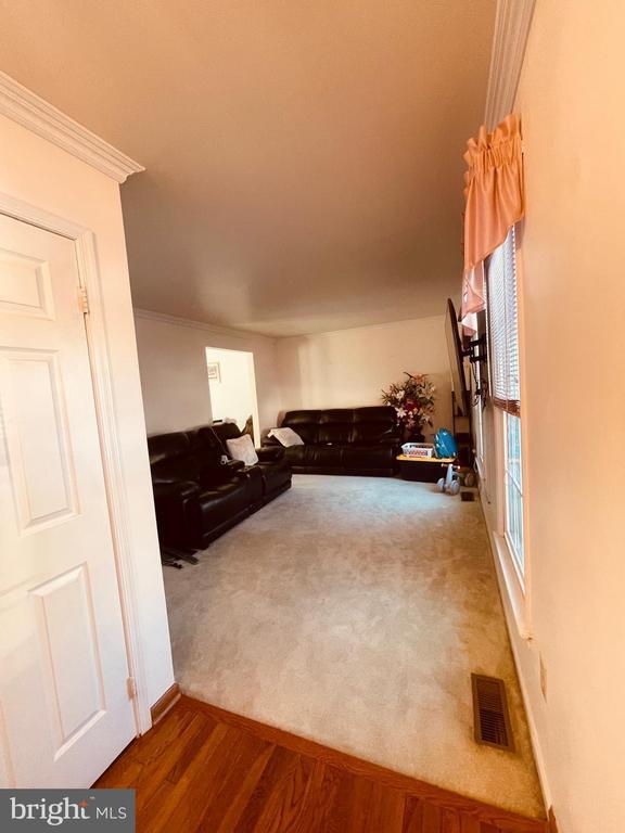 Photo - 404 Navaho Dr