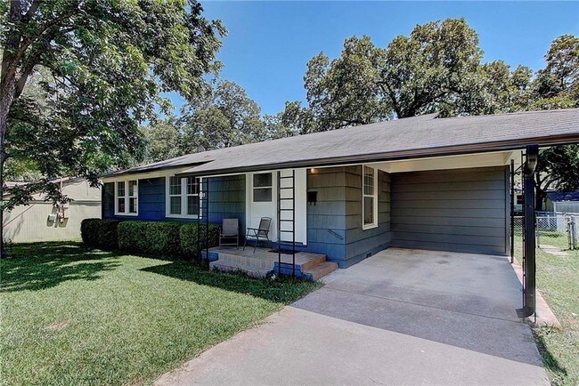 Photo - 1803 Romeria Dr
