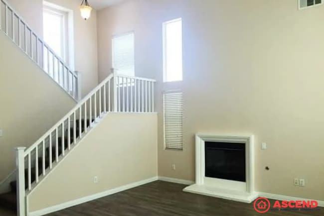 Photo - 10401 Sterling Silver St