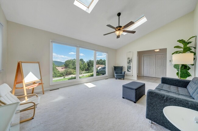 Photo - 504 Cedar Orchard Dr W