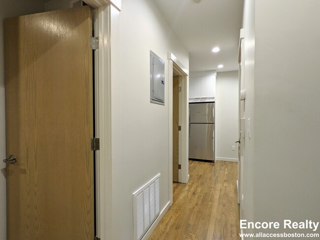 Photo - 2 Belvidere Plz Unidad 3