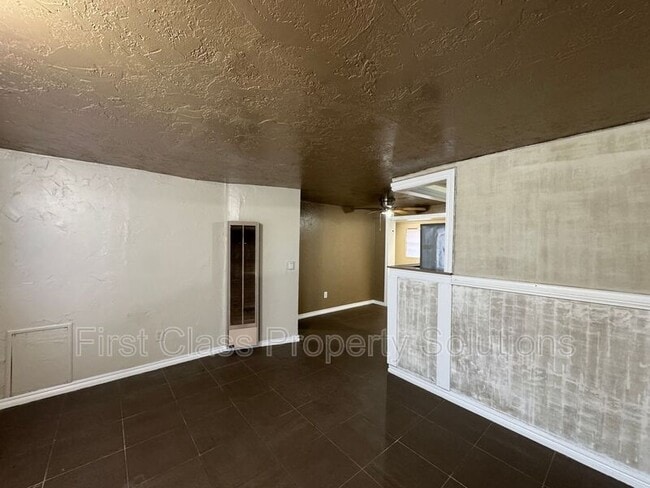 Photo - 3808 SE 15th St