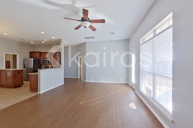 Photo - 704 SW 161st St