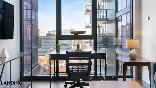 Photo - 513 S Damen Ave Unidad 916