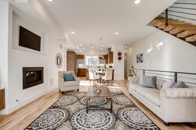 Photo - 5479 S Prince St