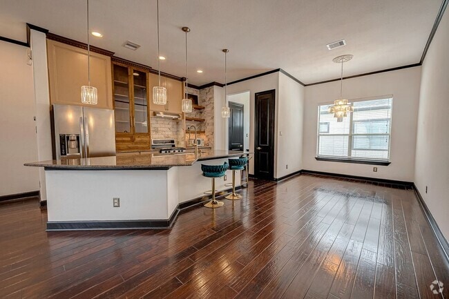 Building Photo - 1306 Paige St Rental