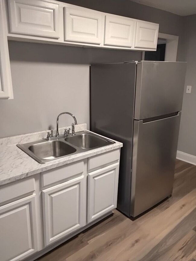 Photo - Updated 2 bedroom 1 bath duplex in Capitol...