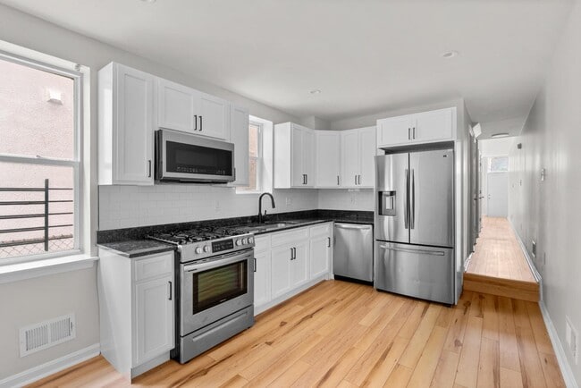 Building Photo - 2110 E Fayette St Rental