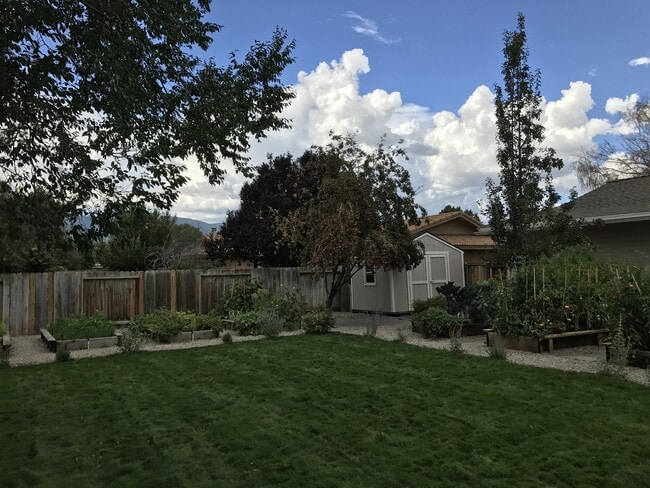 Photo - 3/2.5/2 Charming home in Minden!