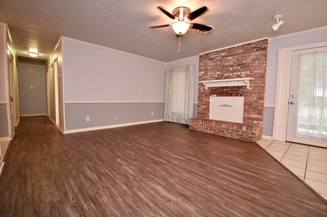 Photo - Spacious 4 bedroom 3 bathroom home with large yard and 2 car garage
