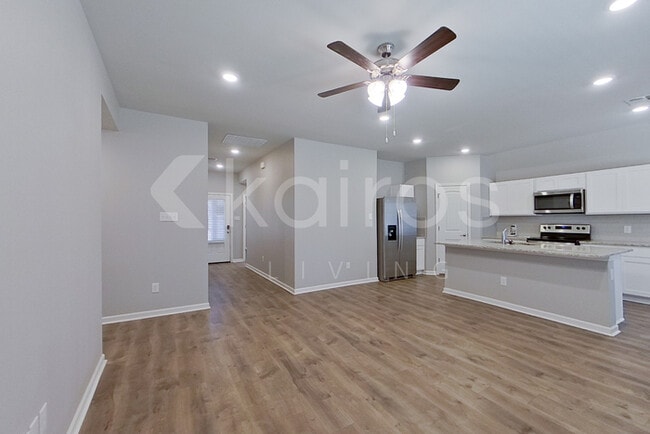 Photo - 114 Yardley Ct