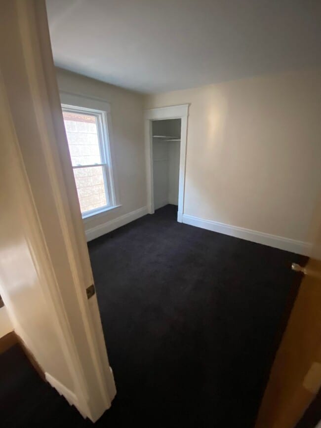 Photo - Large Downtown 4 Bedroom House
