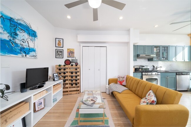 Photo - 201 Pavonia Ave