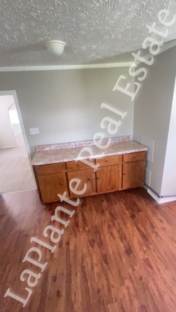 Photo - Charming and cozy 3-Bedroom Home with Fenc...