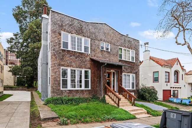 Building Photo - 2366 Virginia St