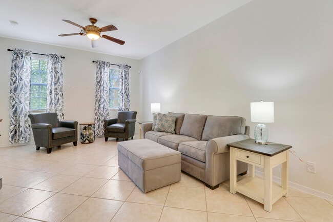 123 E Thatch Palm Cir