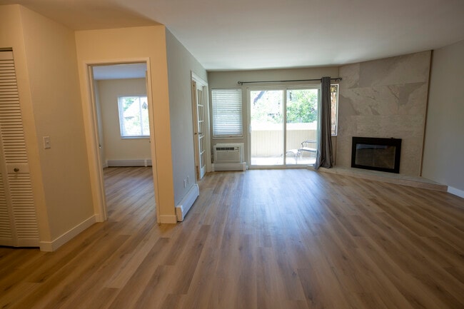 Photo - 3120 Corona Trl Unit 102