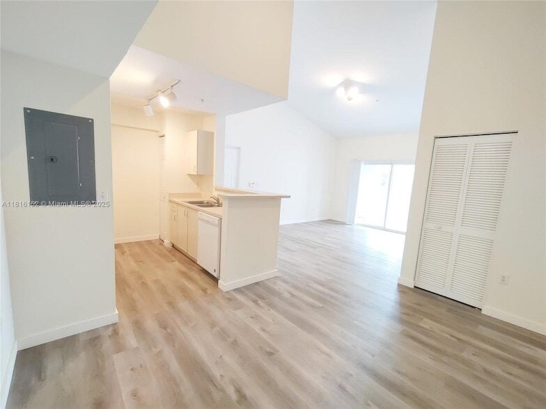 Photo - 711 SW 111th Way