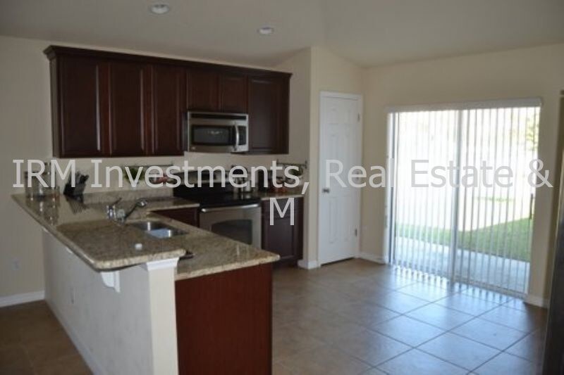 Photo - 4 bed 2 bath house - Furnished