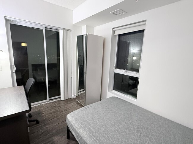 Photo - 158 King St N Unit 1202