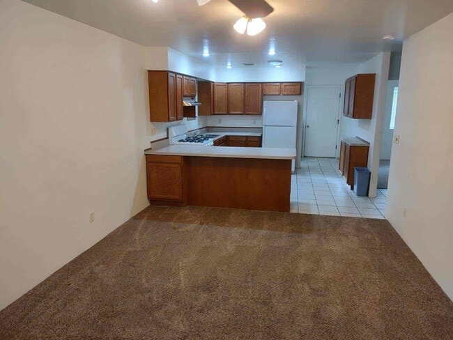 Photo - 878 Valley St Unidad B