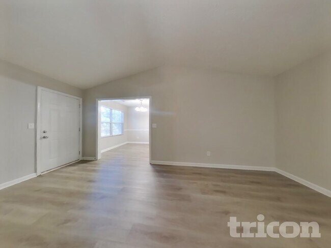 Photo - 265 Whistle Way