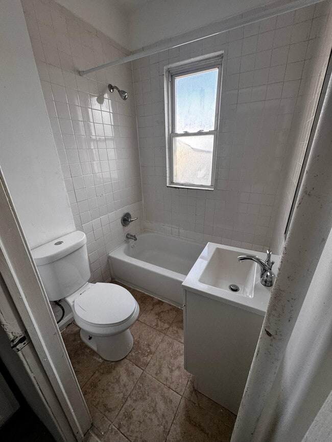 Photo - 72 Rose Ave Unit 2R