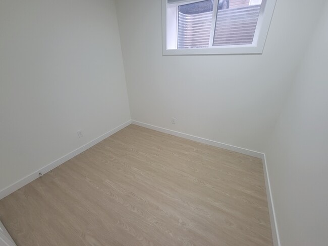 Photo - 20825-2019A 19A Ave NW