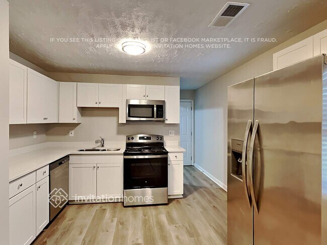 Photo - 300 Banberry Dr SE