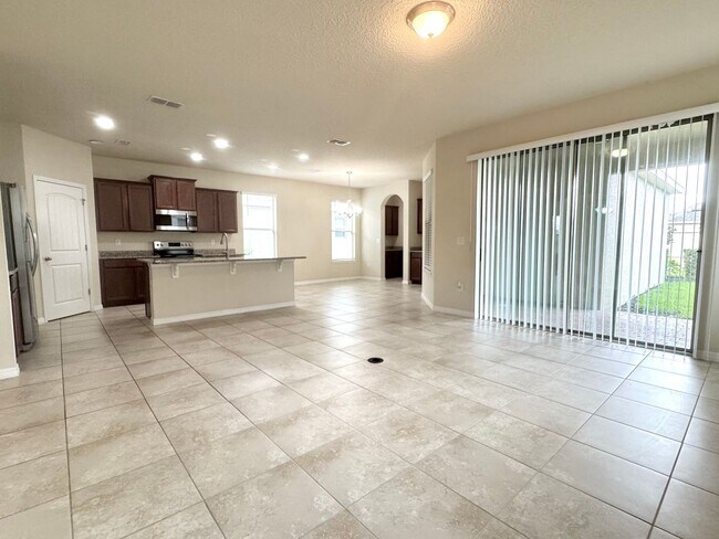Photo - Large 4/3.5 Home located in Waterleigh! Do...